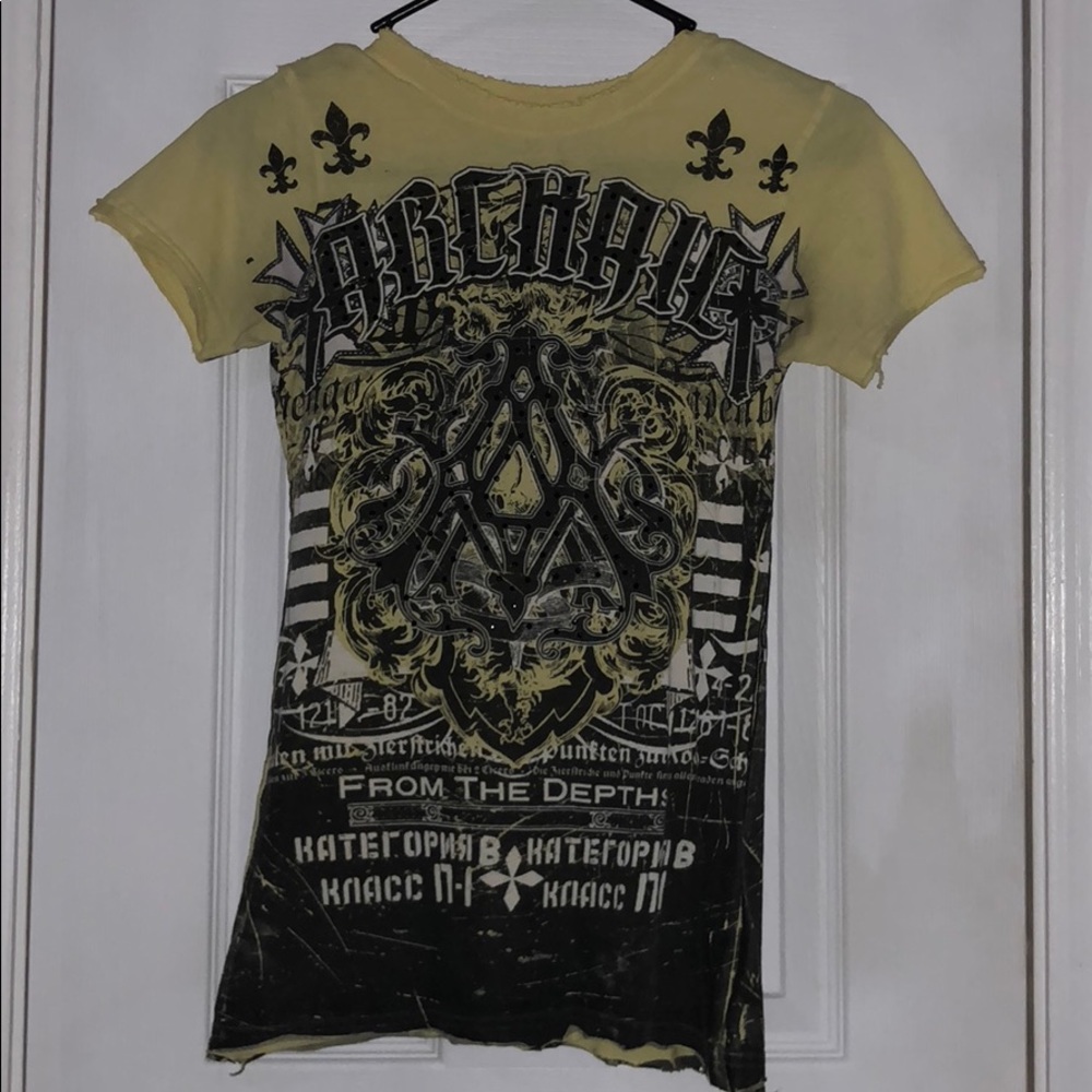Buckle t shirt